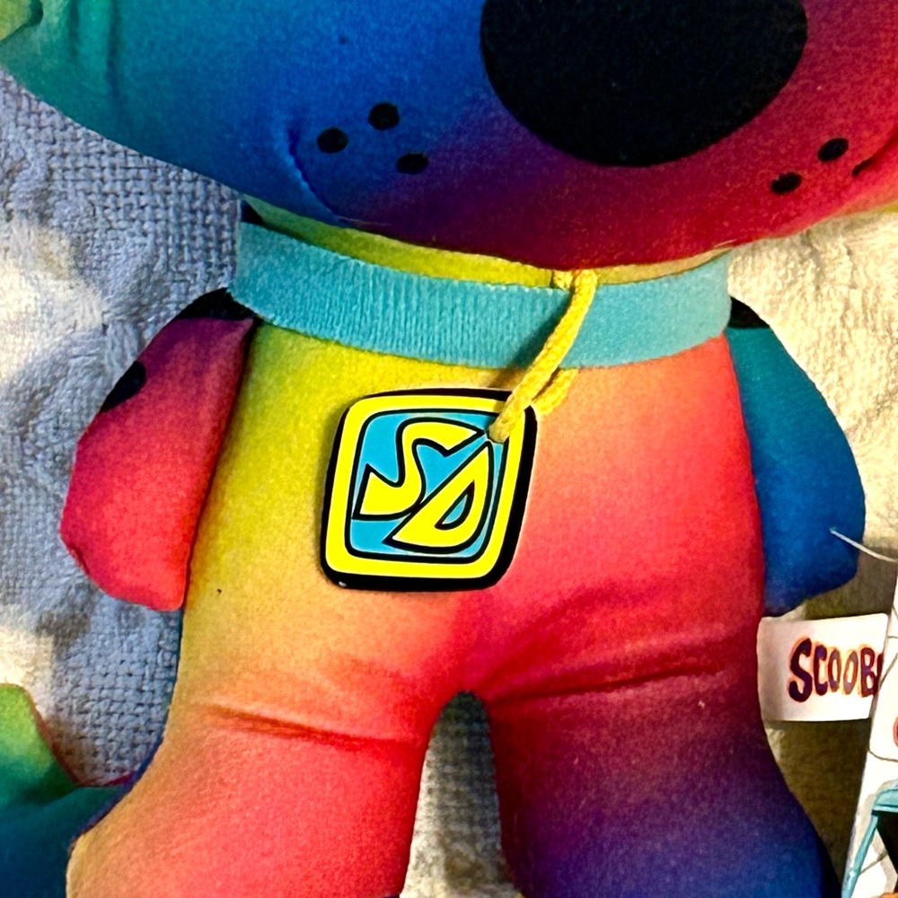 Scooby Doo - Rainbow Chibi Plush 7 Inches Tall by Toy Factory NWT - Picture 3 of 12